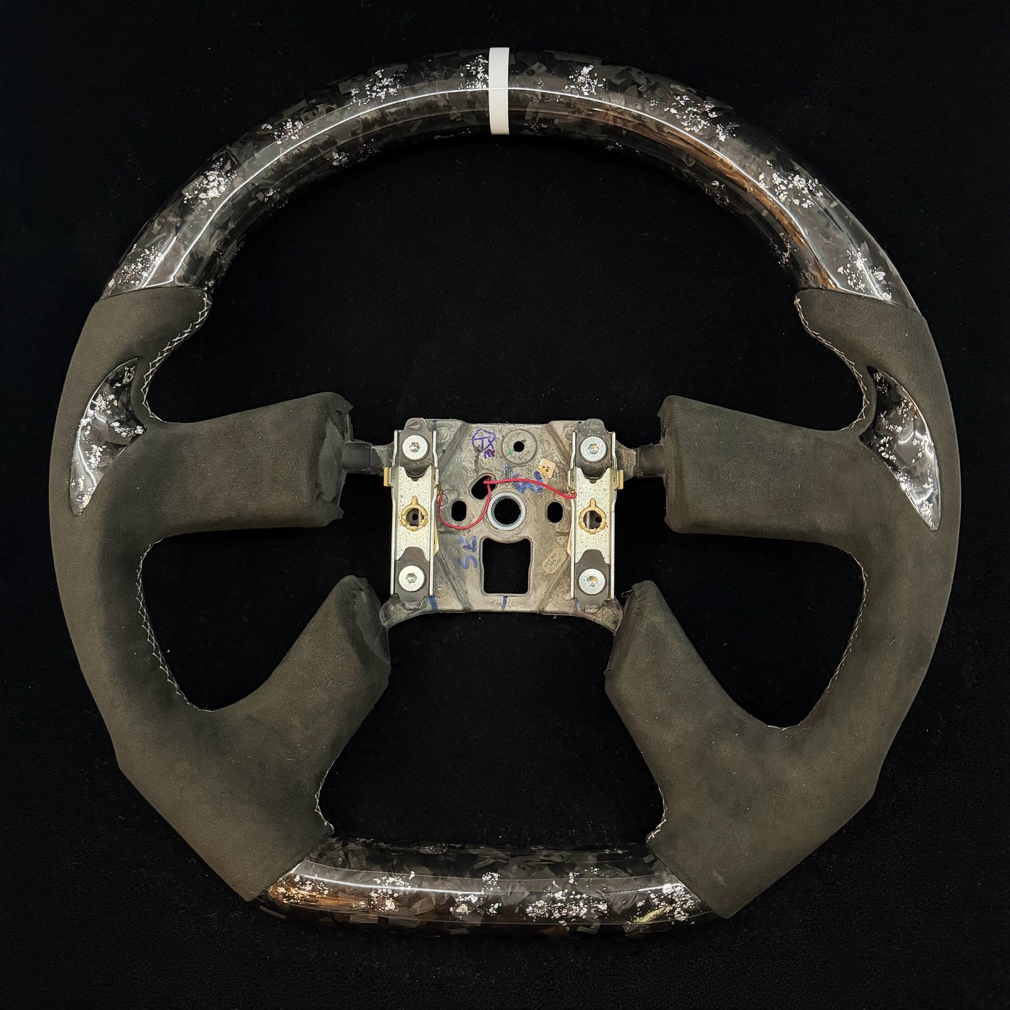 2003-2006 Chevrolet Silverado/TRAILBLAZER/Tahoe, GMC YUKON/SIERRA Carbon Fiber Steering Wheel