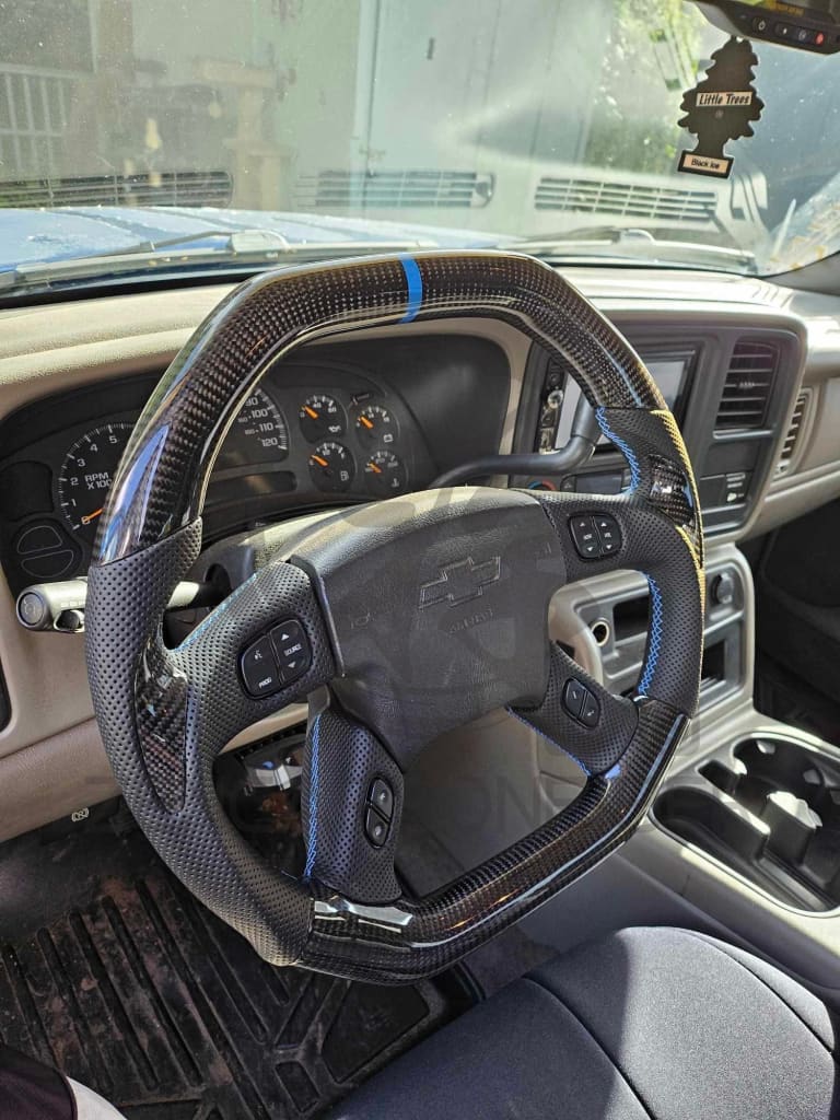 2003-2006 Chevrolet Silverado/TRAILBLAZER/Tahoe, GMC YUKON/SIERRA Carbon Fiber Steering Wheel